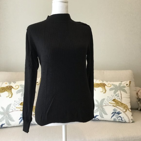 Hare Sweater - Picture 1 of 4